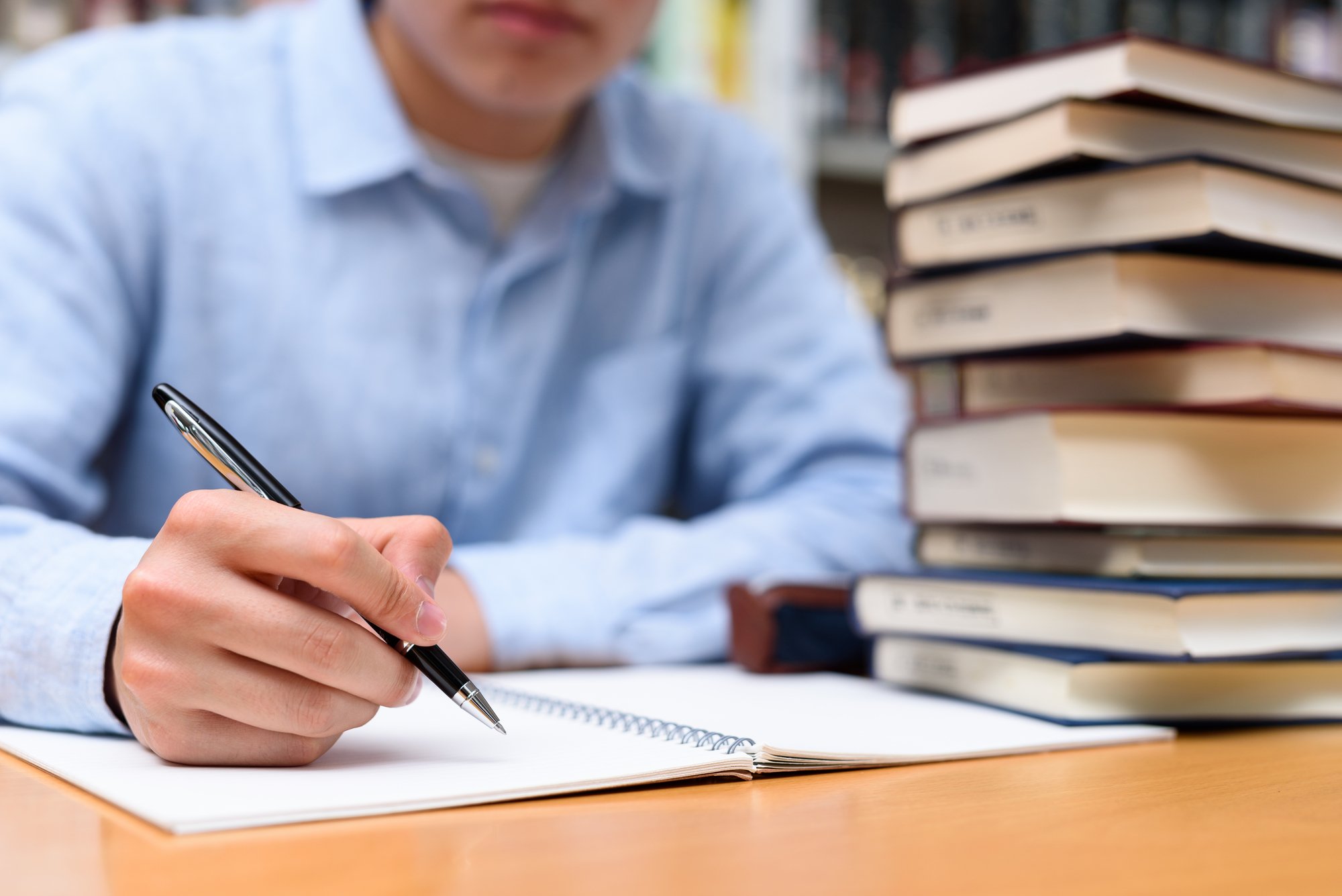 登録販売者試験は独学でもOK？難易度・勉強時間は？効率的な勉強方法とは