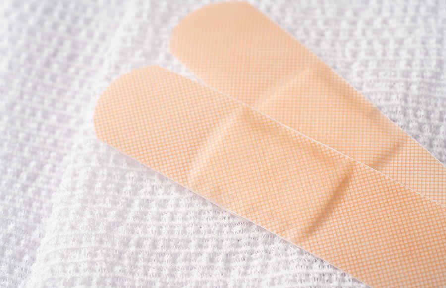 絆創膏のおすすめは？登録販売者が接客する際の注意点も紹介