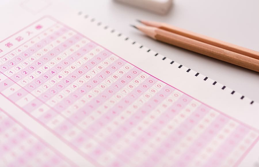 登録販売者試験は独学と通信どっちがいい？それぞれの特徴を解説