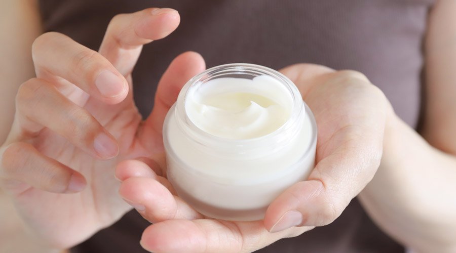 化粧品：医薬品的視点を盛り込んだ提案型のボディケア