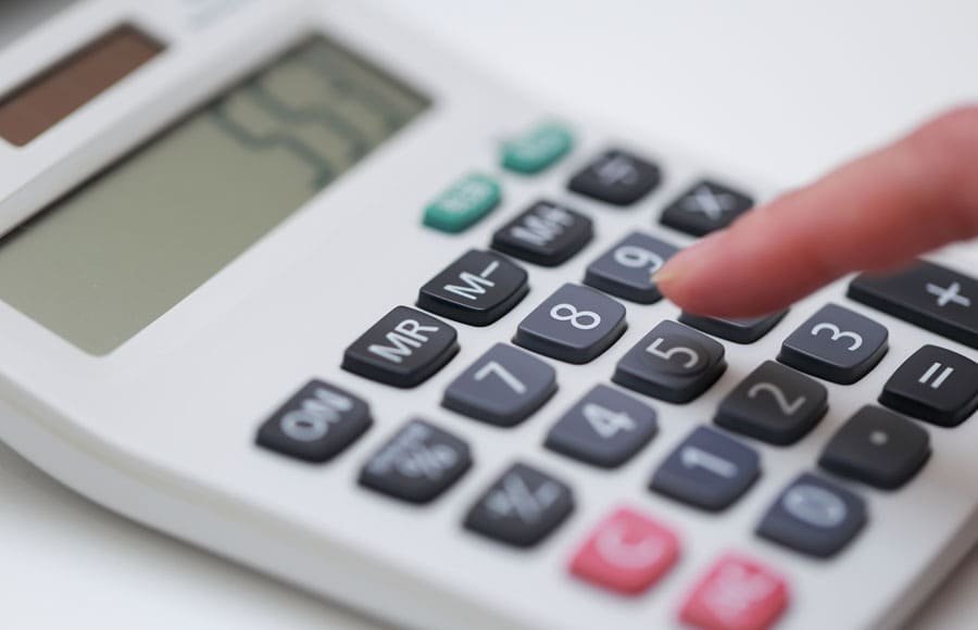 ドラッグストア店長の平均年収は？一般社員との給与差とリアルな相場感