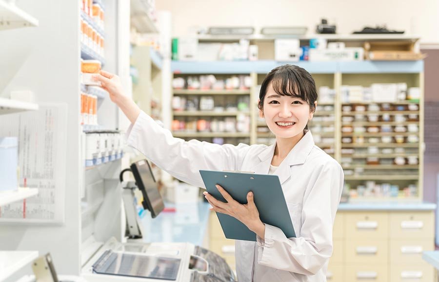 登録販売者として10年後も生き残る！資格を「一生モノ」にする3つの戦略