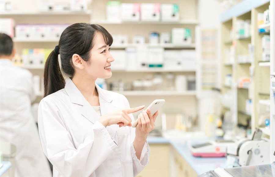 クスリのアオキ登録販売者の年収・月給はいくら？勤務区分・学歴別の目安